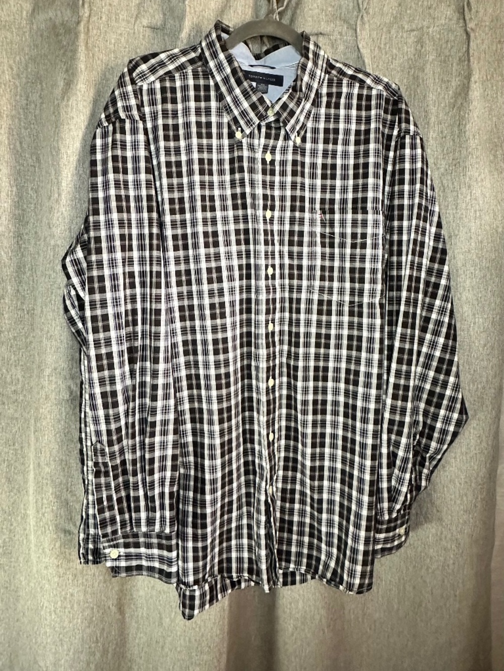 Tommy Hilfiger Men's XXL Black, Blue, White Plaid Long Sleeve Button Down Shirt